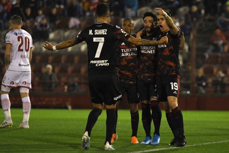 RIVER GANÓ, GUSTÓ Y GOLEÓ A HURACÁN EN EL DUCÓ