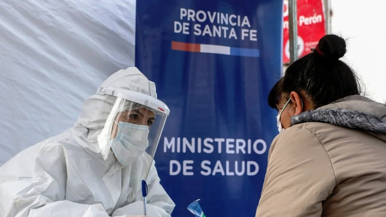 ANTE LOS CONTAGIOS DE CORONAVIRUS EN ALZA ADVIERTEN QUE EN SANTA FE "NO VAN A PODER ATENDER A TODOS"
