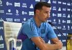SCALONI AFIRMÓ ANTES DEL PARTIDO DE ARGENTINA, QUE "SI MESSI ESTÁ BIEN, VA A JUGAR"