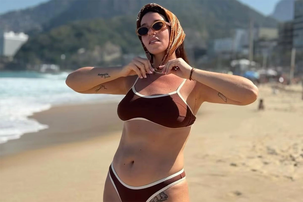 LETICIA SICILIANI BRILLÓ EN RÍO CON MICROBIKINI Y UN MENSAJE DE AMOR