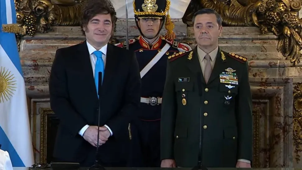 MILEI TOMÓ JURAMENTO A CARLOS PRESTI COMO NUEVO MINISTRO DE DEFENSA