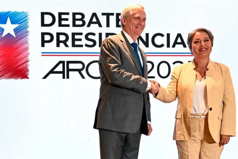 CHILE DEFINE PRESIDENTE EN UN BALOTAJE POLARIZADO ENTRE JARA Y KAST