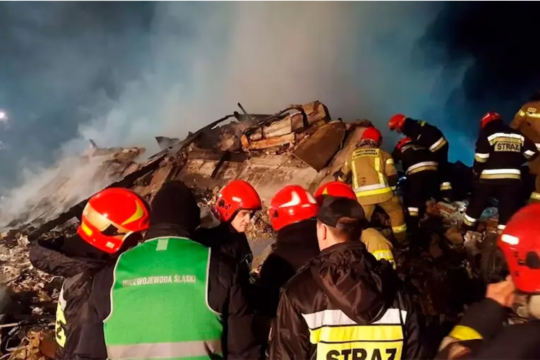 TRAGEDIA EN AÑO NUEVO: UN INCENDIO EN UNA ESTACIÓN DE ESQUÍ DE SUIZA DEJÓ DECENAS DE MUERTOS