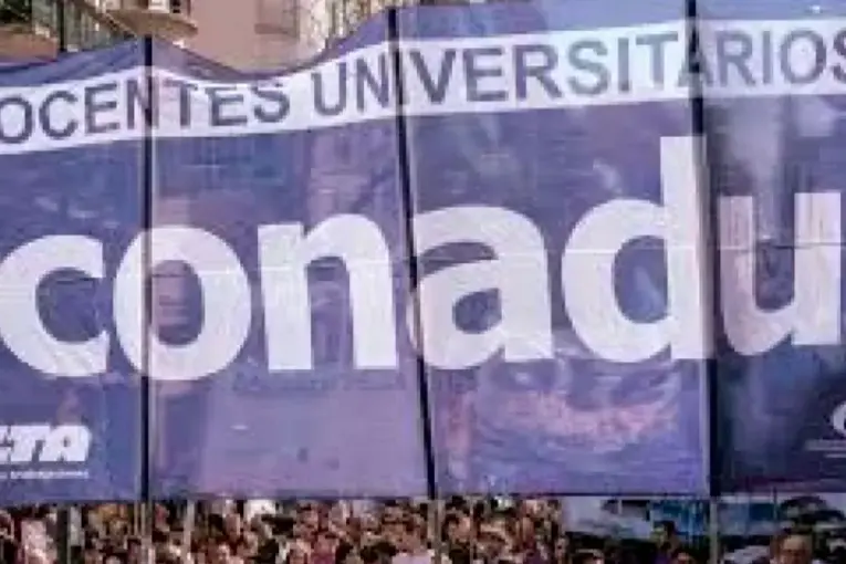 Sigue el paro universitario: docentes reclaman recomposición salarial