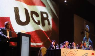 EL RADICALISMO APROBÓ SEGUIR EN CAMBIEMOS PERO PIDE AMPLIAR LA COALICIÓN INCLUSO A PERONISTAS