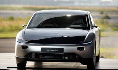 LIGHTYEAR ONE EL AUTO ELÉCTRICO QUE SE CARGA CON ENERGÍA SOLAR