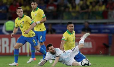 ARGENTINA DEJÓ TODO. BRASIL FUE MÁS EFECTIVO Y FESTEJÓ EN EL BAR