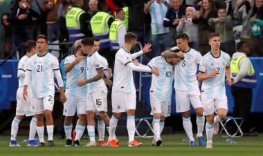 ARGENTINA ES TERCERA, CON MESSI EXPULSADO Y BAJO PROTESTA