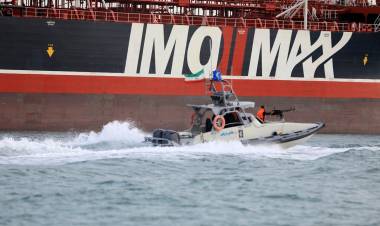 LONDRES PROPONE UNA FUERZA MULTINACIONAL EUROPEA PARA VIGILAR EL GOLFO PÉRSICO Y A IRÁN