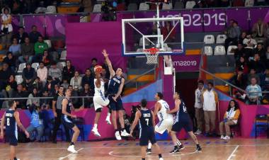 ARGENTINA SUFRIÓ, PERO SUMÓ SU SEGUNDA VICTORIA EN EL BÁSQUET