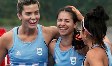 LAS LEONAS ESTÁN EN SEMIFINALES TRAS GOLEAR A PERÚ POR 21-0