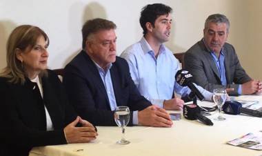 POLÍTICA: EMILIO BASAVILBASO VISITÓ TUCUMÁN Y OFICIALIZÓ LOS AUMENTOS EN LAS JUBILACIONES