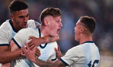 ARGENTINA GOLEÓ 3 A 0 A URUGUAY Y JUGARÁ LA FINAL ANTE HONDURAS