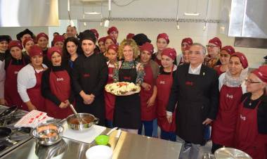 EN VILLA MERCEDES, LA UPrO INAUGURÓ LOS TALLERES DE COCINA CON LA PRESENCIA DE MARU BOTANA