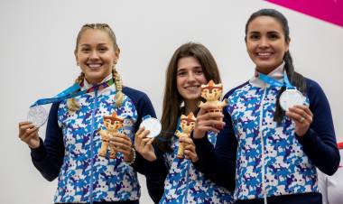 MEDALLA DE PLATA PARA ARGENTINA EN EQUIPO FEMENINO DE RÁCQUETBOL