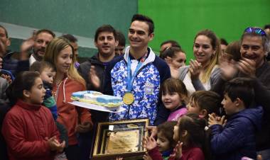 ALFREDO “PULI” VILLEGAS TRAS CONSEGUIR LA MEDALLA DORADA EN LIMA, LLEGÓ AYER A SAN LUIS Y FUE HOMENAJEADO POR EL GOBIERNO