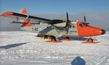 SE ACCIDENTÓ UN AVIÓN DE LA FUERZA AÉREA ARGENTINA EN LA ANTÁRTIDA: LOS TRIPULANTES FUERON RESCATADOS POR MILITARES CHILENOS