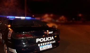 MENDOZA: POLICÍAS IRRUMPIERON EN UNA FIESTA CLANDESTINA DONDE HABÍA ARMAS Y DROGA