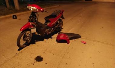 GRAVE ACCIDENTE DE TRÁNSITO EN VILLA MERCEDES: UNA MOTO IMPACTÓ CON UN AUTOMÓVIL