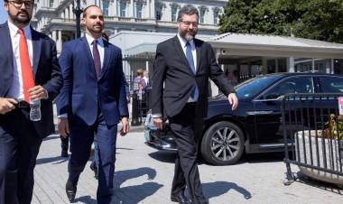 JAIR BOLSONARO DESAFÍA A EUROPA Y SE ACERCA ESTADOS UNIDOS EN LA POLÉMICA POR LOS FUEGOS DE LA AMAZONIA