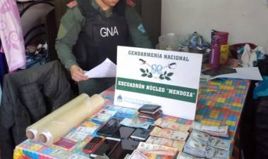 MENDOZA: CUATRO DETENIDOS CON 16 KILOS DE COCAÍNA