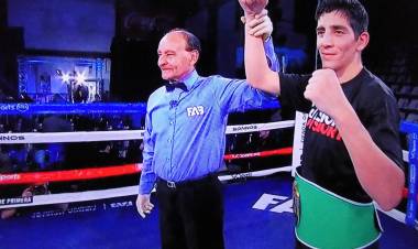 EN UN COMBATE MUY CERRADO, GANÓ LEONARDO “JUNIOR” AMITRANO Y ES NUEVAMENTE CAMPEÓN SUDAMERICANO SUPERLIGERO