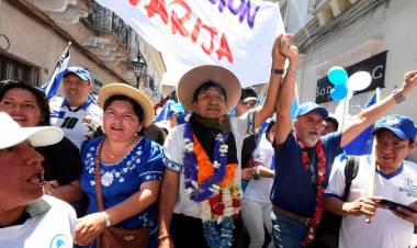 A UN MES DE LAS ELECCIONES EN BOLIVIA, EL BALLOTAGE SE CONVIRTIÓ EN TEMA CENTRAL
