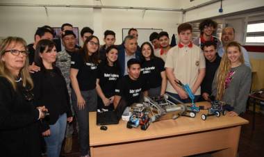 MENDOZA: ALUMNOS DE SECUNDARIA DESARROLLARON UN ROBOT QUE SIRVE COMO AYUDA A CUERPOS DE RESCATISTAS