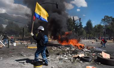 DESDE LAS 15HS DE ESTE SÁBADO, EL PRESIDENTE DE ECUADOR DECLARÓ "TOQUE DE QUEDA" Y LA MILITARIZACIÓN DE QUITO