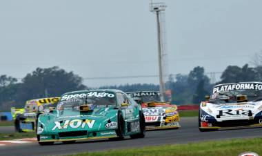 EN SAN NICOLÁS GANÓ AGUSTÍN CANAPINO Y EL CAMPEONATO DE TURISMO CARRETERA ESTÁ EL ROJO VIVO