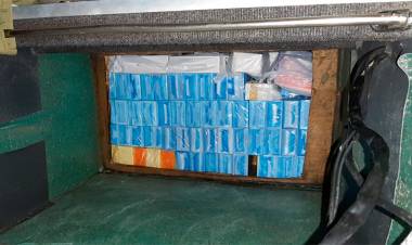 CORRIENTES: INTENTARON INGRESAR 435 CELULARES IMPORTADOS EN EL DOBLE FONDO EN UN ÓMNIBUS