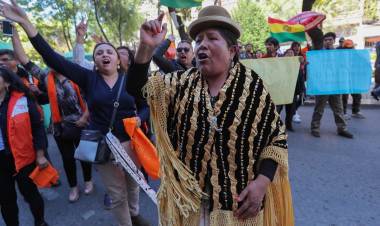 INCERTIDUMBRE Y UN MALESTAR QUE CRECE MIENTRAS SE DEMORAN LOS RESULTADOS DE LA ELECCIÓN EN BOLIVIA