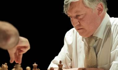 IMPACTO EN EL AJEDREZ MUNDIAL: EN EL 2020 Y A LOS 68 AÑOS, ANATOLI KARPOV VOLVERÁ A JUGAR UN TORNEO DESPUÉS DE UNA DÉCADA