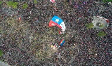 CHILE: MÁS DE UN MILLÓN DE PERSONAS SE MANIFESTARON EN SANTIAGO CONTRA EL GOBIERNO DE SEBASTIÁN PIÑERA