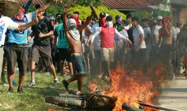 SE EXTIENDEN LAS VIOLENTAS PROTESTAS EN BOLIVIA: YA HAY 29 HERIDOS Y 57 DETENIDOS POR LAS ELECCIONES CUESTIONADAS