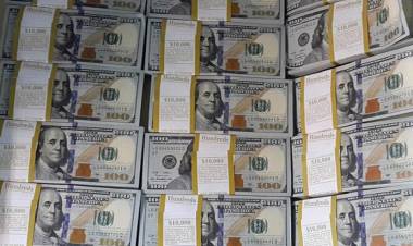 CEPO AL DÓLAR: NUEVO LÍMITE DE COMPRA U$S 200 POR CUENTA BANCARIA O U$S 100 EN EFECTIVO