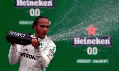 FÓRMULA 1: LEWIS HAMILTON GANÓ EL GP DE MÉXICO, PERO TODAVÍA NO PUDO GRITAR CAMPEÓN, AÚN QUEDAN TRES FECHAS