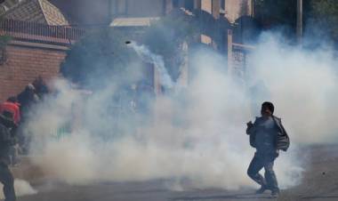 TENSIÓN EN BOLIVIA: TRAS LOS COMICIOS DEL DOMINGO 20, SE AGUDIZAN LAS PROTESTAS Y CRECEN LOS CHOQUES ENTRE MANIFESTANTES