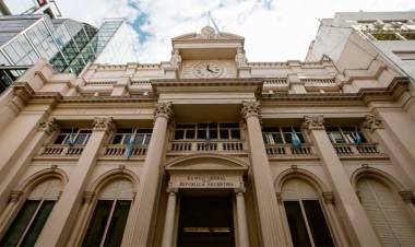 DATOS OFICIALES: RESERVAS INTERNACIONALES CERRARON PRIMERA SEMANA DE CEPO EN US$ 43.289 MILLONES