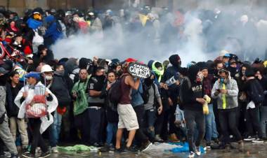 MARCHAS EN TODO EL PAÍS: MULTITUDINARIAS PROTESTAS CONTRA EL GOBIERNO EN COLOMBIA, CON HECHOS AISLADOS DE VIOLENCIA