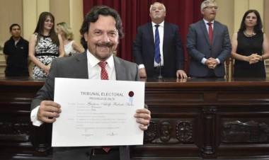 SALTA: GUSTAVO SÁENZ RECIBIÓ SU DIPLOMA COMO GOBERNADOR ELECTO