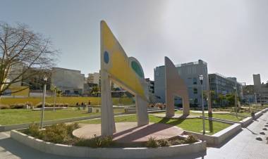 SE BESABAN EN UNA PLAZA DE VILLA URQUIZA Y FUERON VÍCTIMAS DE UN ATAQUE HOMOFÓBICO: UN HOMBRE LOS PERSIGUIÓ CON UN LÁTIGO