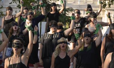 SAN LUIS SE SUMÓ A LA INTERVENCIÓN DE LAS TESIS "UN VIOLADOR EN TU CAMINO"