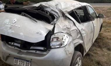 SAN LUIS: VOLCÓ UNA FAMILIA SANJUANINA QUE SE DIRIGÍA A MAR DEL PLATA