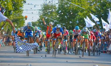 NICOLÁS NARANJO TRICAMPEÓN DEL “GIRO DEL SOL”, FERNÁNDEZ Y MORALES LOS DESTACADOS DEL EQUIPO CONTINENTAL SAN LUIS EN LA ÚLTIMA ETAPA