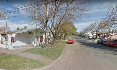 VIOLENTO ASALTO EN ENTRE RÍOS, SEDARON A TRES PERROS MANTO NEGRO, APUÑALARON A UNA MUJER Y ROBARON $400.000