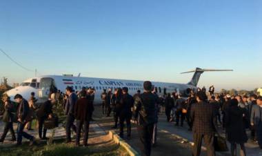 IRÁN: UN AVIÓN COMERCIAL  ATERRIZÓ EN PLENA CALLE