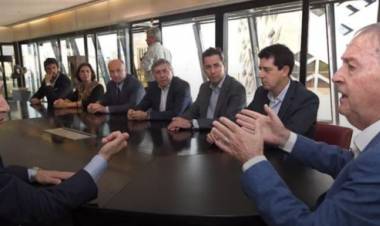 CÓRDOBA FIRMÓ UN ACUERDO CON NACIÓN PARA LA “TARJETA ALIMENTARIA”