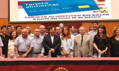 EN SALTA GUSTAVO SÁENZ ENCABEZÓ LA ENTREGA DE LAS TARJETAS ALIMENTAR