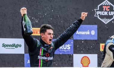 EL SALTEÑO OLMEDO DEBUTÓ EN EL TC PISTA MOURAS Y LOGRÓ LA VICTORIA